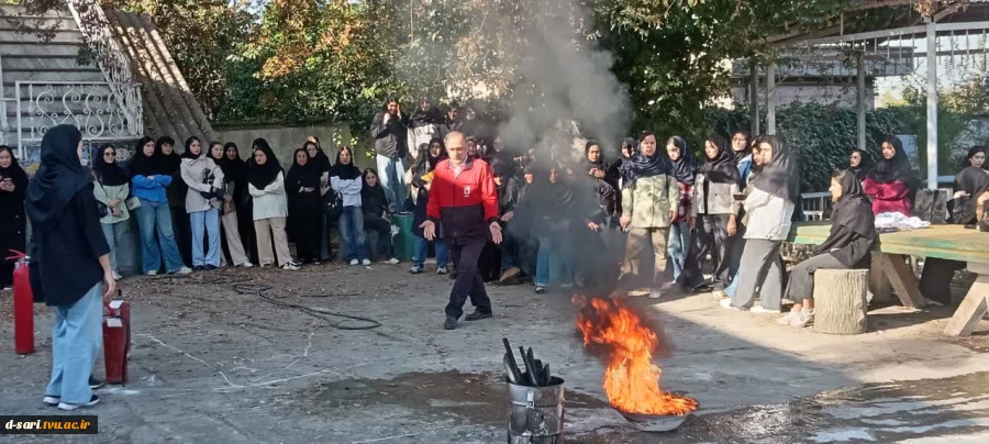 برگزاری کارگاه آموزشی "اطفاء حریق" در آموزشکده ملی مهارت دختران ساری  3